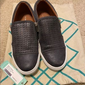 NWOT Report Slip On Sneaker.  8.5